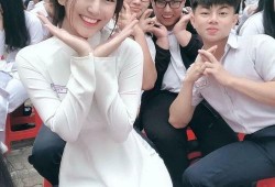 吃瓜16岁网红校花直播,揭秘校园生活幕后趣事